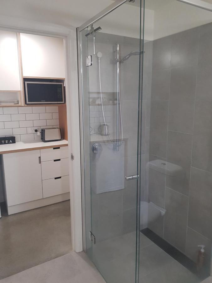 Modern, Private And Close To Town. Albury Exterior photo