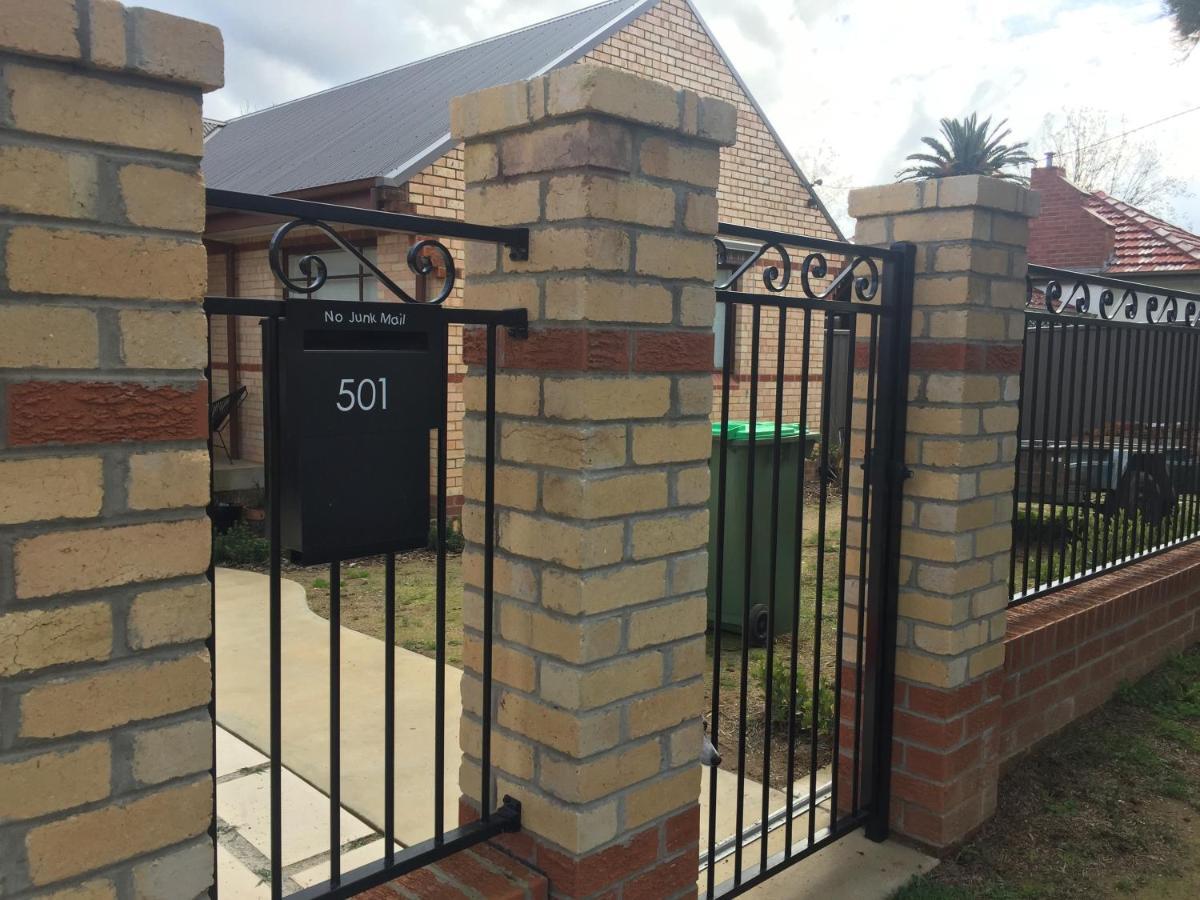 Modern, Private And Close To Town. Albury Exterior photo